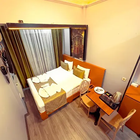 House Aparthotel 3*