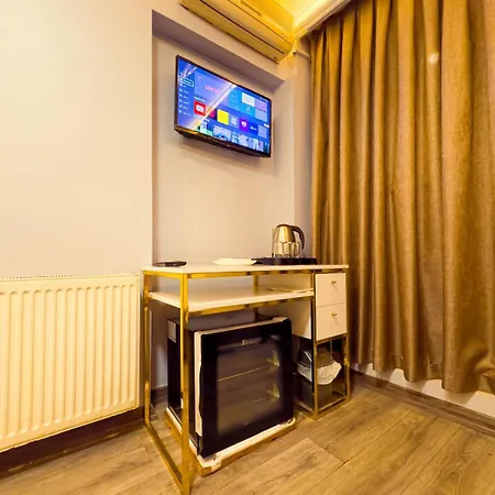 House Apartahotel 3*