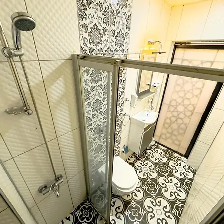 House Apartahotel 3*